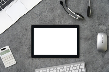 デスクの上のタブレット　俯瞰撮影