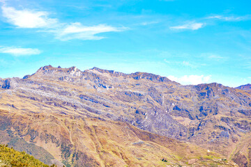 Naklejka premium Landscape with blue sky in the mountains