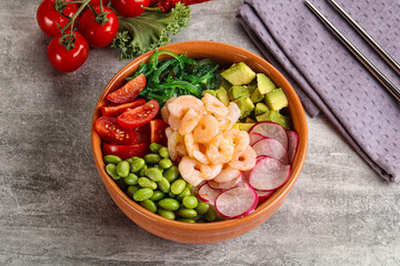 Hawaian cuisine - Poke with cocktail shrimps