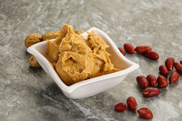 Peanut paste in the bowl