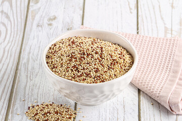 Raw dry quinoa cereal grain