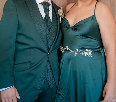boda, mano, camisa, novia, agiotaje, mujer, gente, amor, persona, hombre, falda, anillas, moda, ceremonia, dedo, detallar, participaci&oacute;n, vestido, fiesta, tradicion, falda, mantilla, detalle, pendient