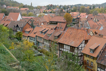 Fototapeta na wymiar View from the Schlossberg to the historic old town of Quedlinburg 