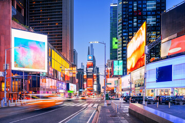 NEW YORK CITY - NOVEMBER 13, 2023: Times Square New York on Broadway. - obrazy, fototapety, plakaty
