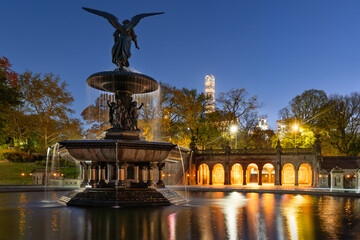 Fototapeta na wymiar Evening view of Bethesda Terrace and fountain. Central Park, Manhattan, New York City in Fall