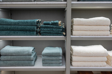 Organized Home Luxury: Bathroom Towels in Harmony