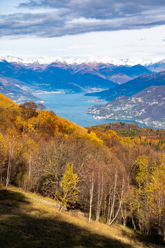 Panorama of Lake Como, photographed in autumn from Monte San Primo, with the surrounding villages and mountains.
