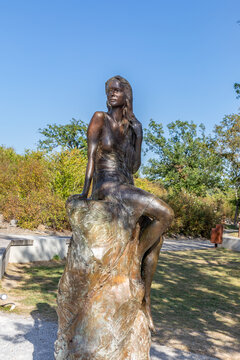 the new Loreley statue created by the artist Valerie Otte at the lorelei plateau at river Rhine