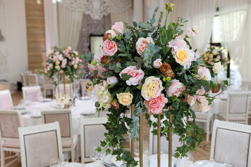 	
Natural flower composition for the wedding table decoration. Floristic concept	
