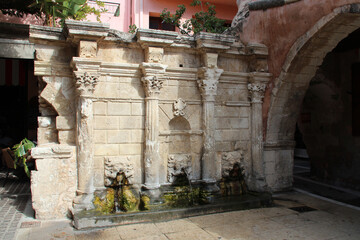 Fototapeta premium rimondi fountain in rethymno in crete in greece