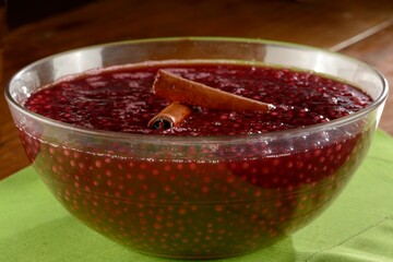 cassava pearls with wine syrup 