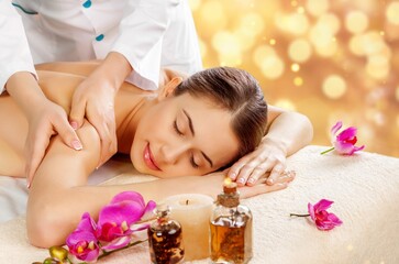 Obraz na płótnie Canvas Relax, spa young woman has massage