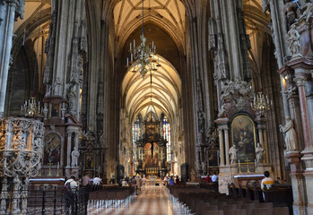 Fototapeta na wymiar interior of the cathedral of saint