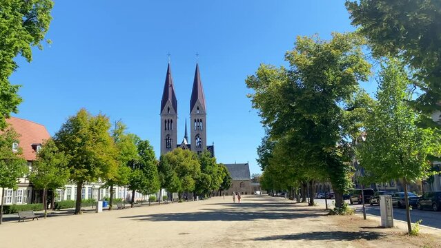 Kirchen, Halberstadt, Deutschland 