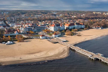 Papier Peint photo La Baltique, Sopot, Pologne Aerial view of the Baltic sea coastline and wooden pier in Sopot at autumn, Poland