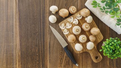 2種類のマッシュルーム(ホワイトとブラウン)