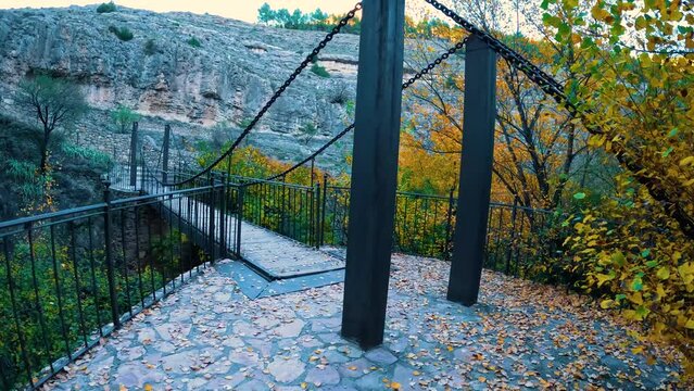Paseo fluvial r&iacute;o guadalaviar en albarrac&iacute;n