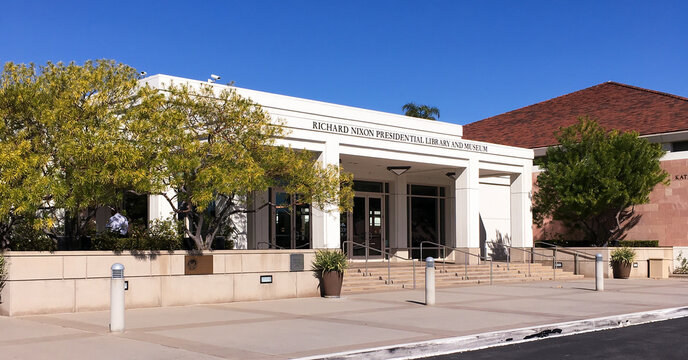 Yorba Linda, California, USA: Entrance to the Richard Nixon Presidential Library and Museum