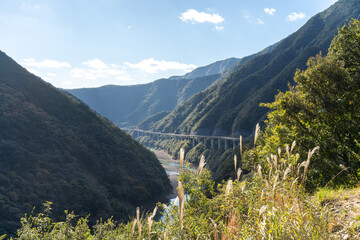 奈良県を流れる十津川（熊野川）（二津野ダムの下流辺り）