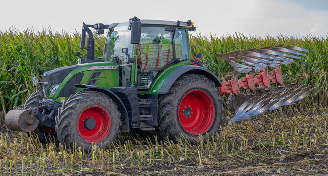 Hamburg, Germany - September 07, 2023: Fendt Vario plowing with the 4 share plow