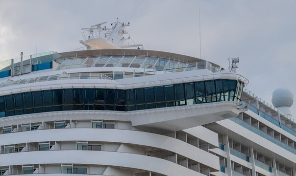 AIDA Prima am Cruise Center Steinwerder im Hamburger Hafen