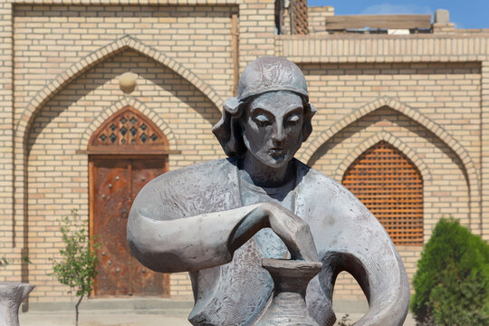 Modern statue of a potter in Ichan-Kala fortress (historical inner city). April 10, 2023. Khiva (Xiva), Uzbekistan