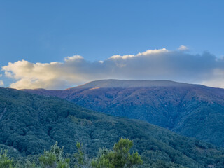 Fototapeta na wymiar Panoramas along the paths of the Aspromonte national park.