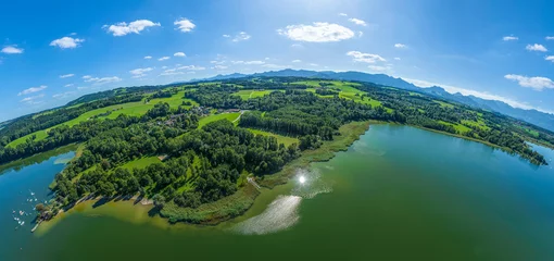 Foto op Plexiglas Panoramablick auf das Chiemgau nahe des Simssee bei Pietzing in Oberbayern © ARochau