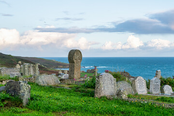 Friedhof von St. Ives in Cornwall / England  Gräber mit Blick auf den Atlantik