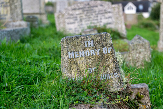 Friedhof von St. Ives in Cornwall / England  sehr alte Grabsteine