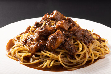 牛肉のラグー　パスタ