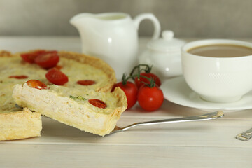 Delicious Quiche pie with chicken and tomatoes filling