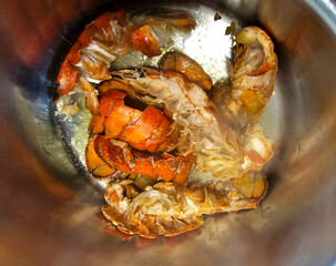 Hummer als Suppe oder als Surf and Turf