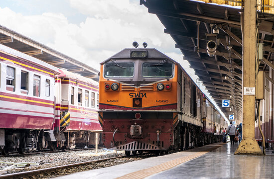 Bangkok, Thailand, Nov 13, 2023: Train led by General Electric (GEA) diesel locomotive No.4560 parked at platform Bangkok Railway Station "Hua Lamphong".