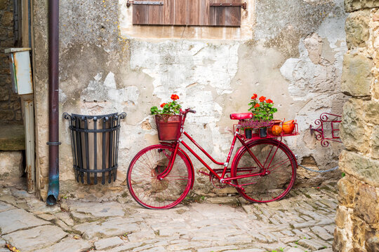 Fototapeta medieval street in croatia