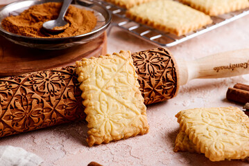 Rolling pin for rolling out dough and cookies..style vintage