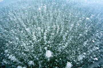 糠平湖で見たアイスバブル（北海道河東郡上士幌町）