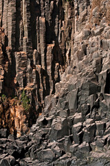 Falaise de roches basaltiques