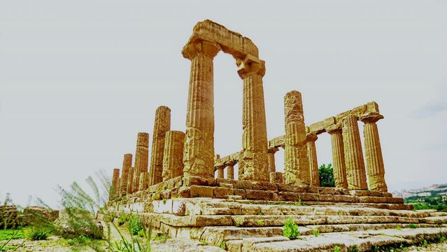 Templo de Juno (Tempio di Giunone) In Valley of the Temples, Italy. Timelapse