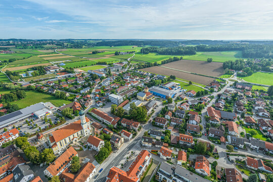 Die Stadt Grafing bei M&uuml;nchen im Luftbild