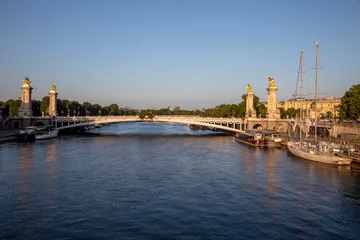 Papier Peint photo Pont Alexandre III Boats and Alexander III bridge, Paris, France.