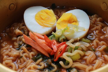ramyeon with egg