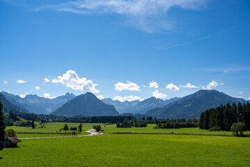 Fototapeta na wymiar Blick auf die Alpen bei Oberstdorf