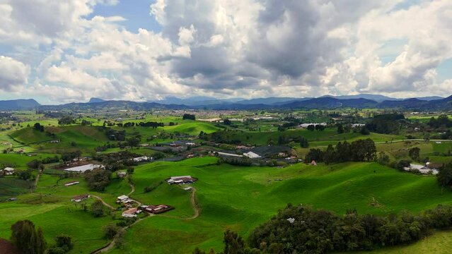 Video a&eacute;reo realizado con drone, sobre &aacute;rea rural del Municipio de la Uni&oacute;n, en el que se observan cultivos de papa.
