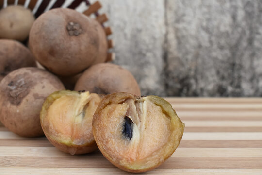 A closeup picture of tropical fruit called sapodilla