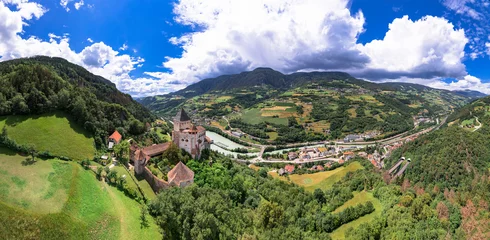 Keuken spatwand met foto Northern Italy travel and landmarks. majestic medieval castle Trostburg - The South Tyrolean Castles Museum in Valle Isacro © Freesurf