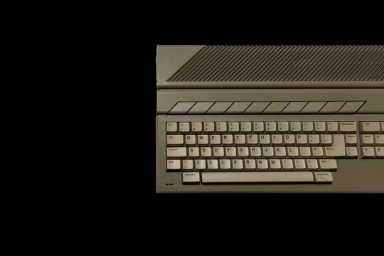 Old 16-bit computers primitive computers from the 1980s and 1990s