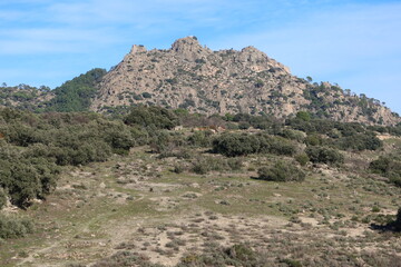 Fototapeta na wymiar Cadalso de los Vidrios, Madrid, Spain, November 18, 2023: Munana Mountain. Cadalso de los Vidrios, Madrid, Spain