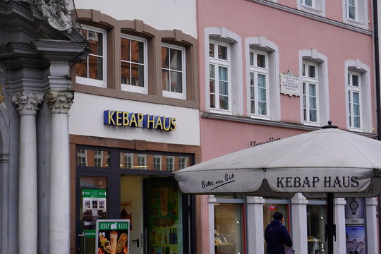 Blick auf ein Kebap Laden in Trier in Rheinland Pfalz