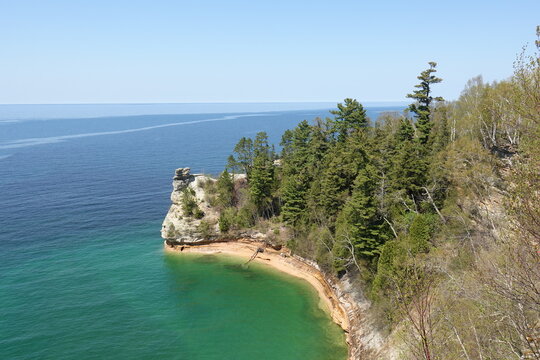 pictured rocks in national lake shore